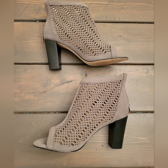 Brooks brothers heels size 7 - Picture 4 of 6